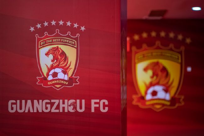 尤其是下半场的第一部分，我们在场上也有很好的高位逼抢。
